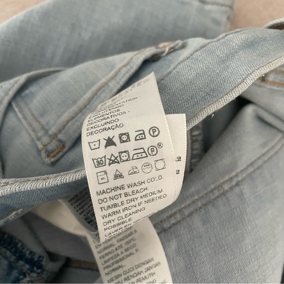 Levi’s 311 Shaping Skinny Plus Size Capris 24W - Picture 9 of 10